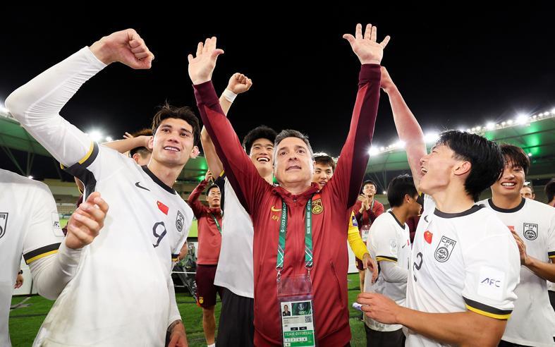 乐鱼体育app-CCTV5直播中日大战！球迷：再赢一场回家过年 董方卓：继续打我脸